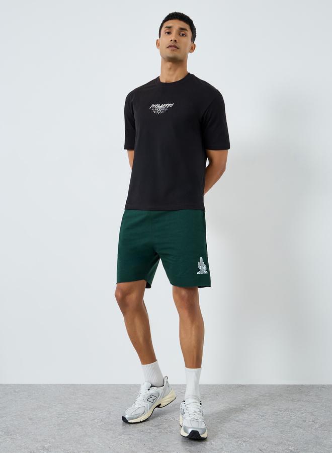 Styli Men Green Printed Regular Fit Shorts - Image 2